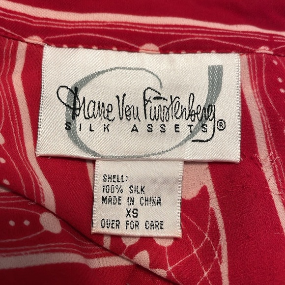 Diane Von Furstenberg Women’s Red/White Vintage Silk Blouse Size XS - Picture 5 of 6